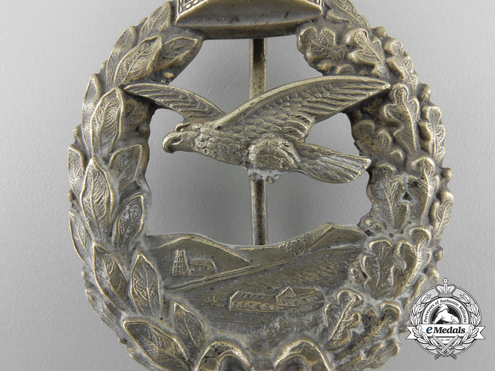 a_first_war_prussian_pilot's_commemorative_badge_by_juncker;_published_example_p_661
