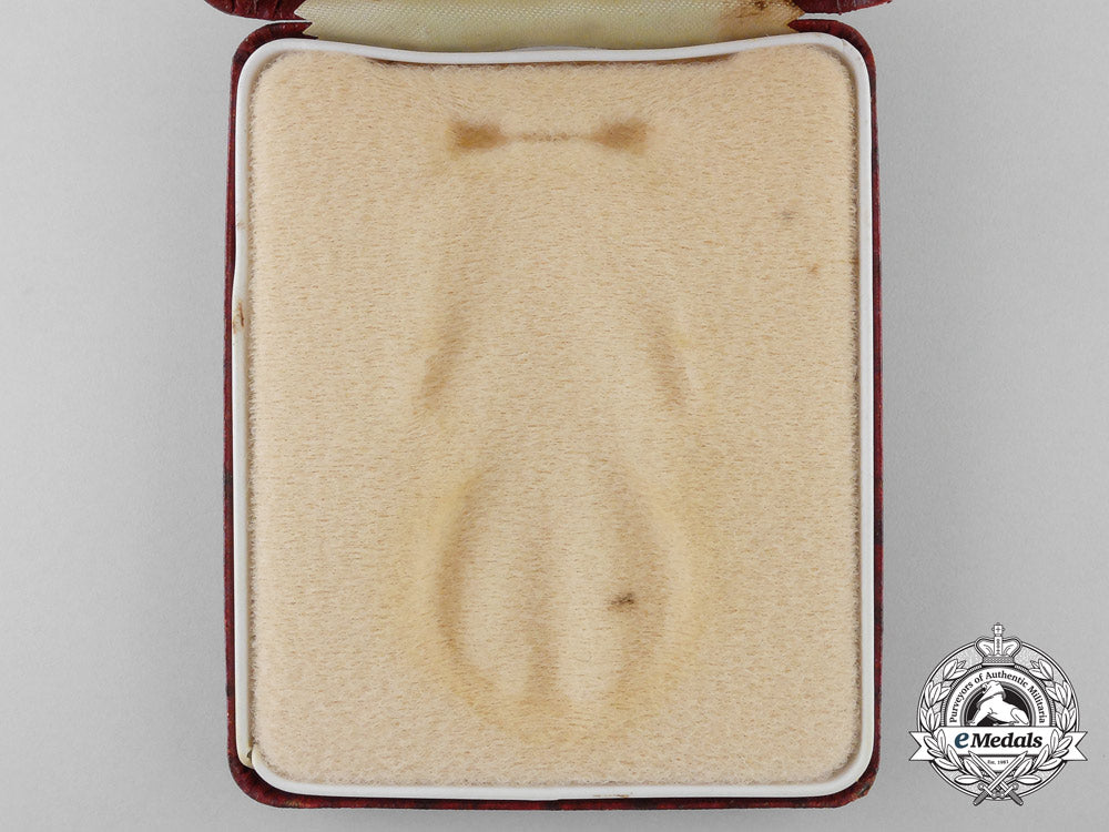 a_case_for_a_newfoundland_volunteer_service_medal_p_739