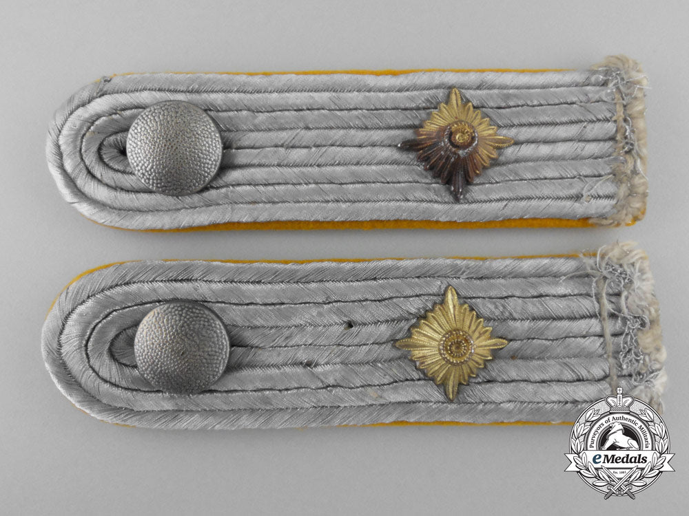 a_set_of_army_oberleutnant_shoulder_boards;_signals_q_414