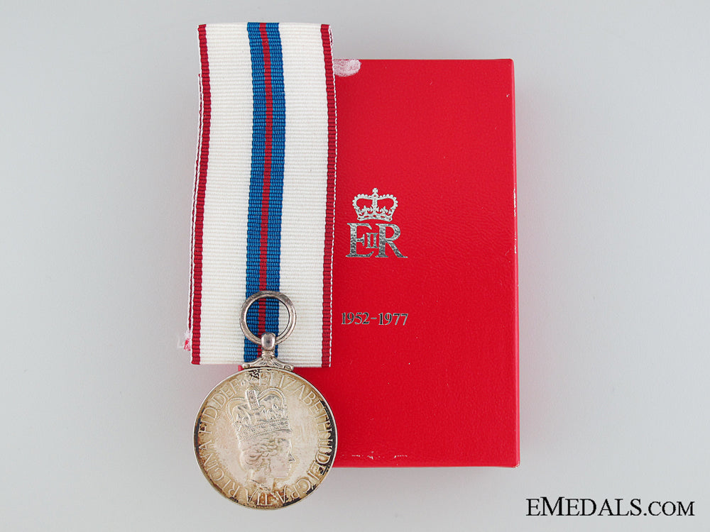 queen_elizabeth_ii_silver_jubilee_medal1952-1977_queen_elizabeth__52f639daf0e7e