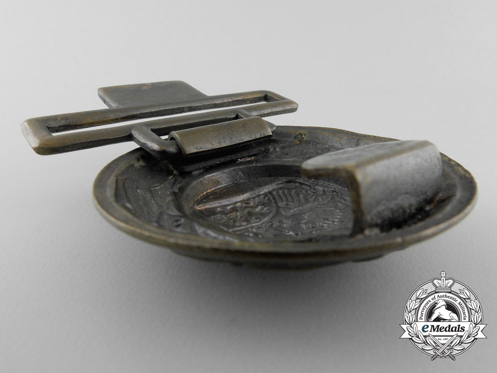 a_hesse_nassau_fire_defence_service_officer's_belt_buckle;_published_example_s0017001_3_