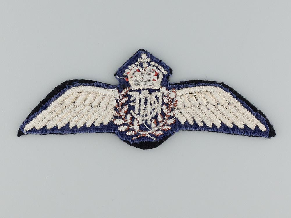 wwii_royal_canadian_air_force(_rcaf)_pilot's_wings_s0032200