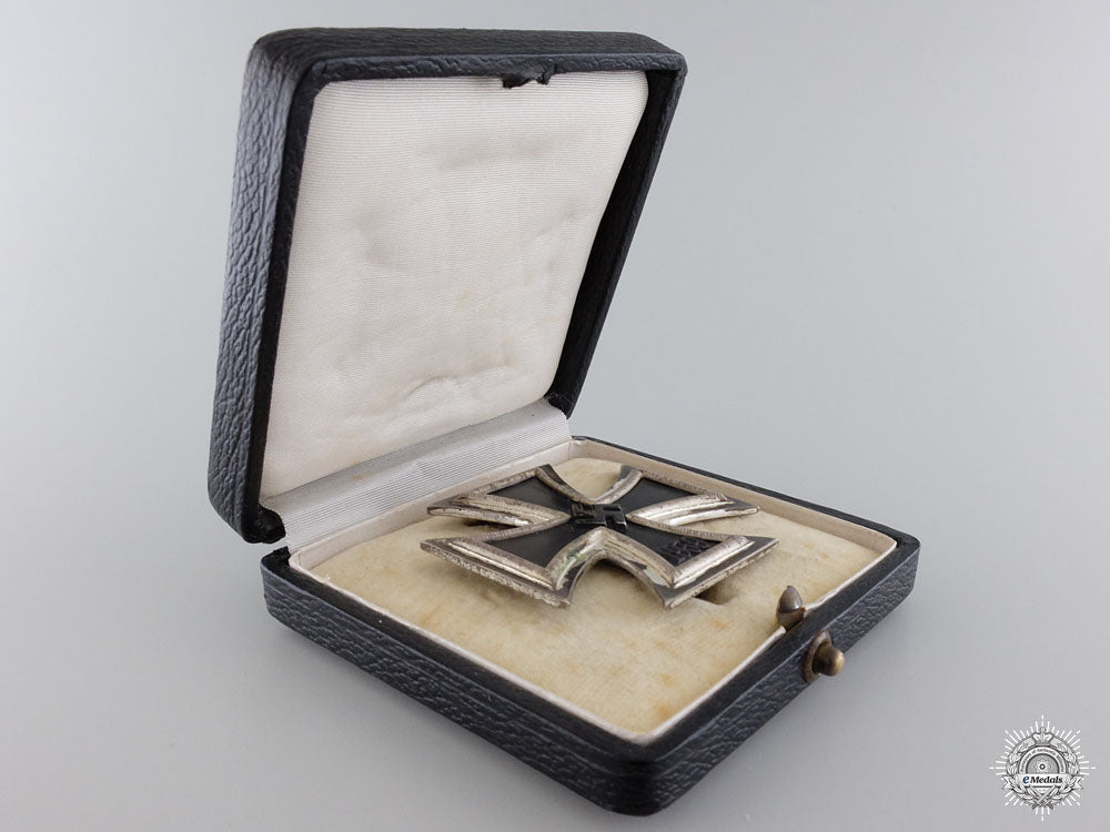 an_iron_cross_first_class1939_with_case_s0049022_copy
