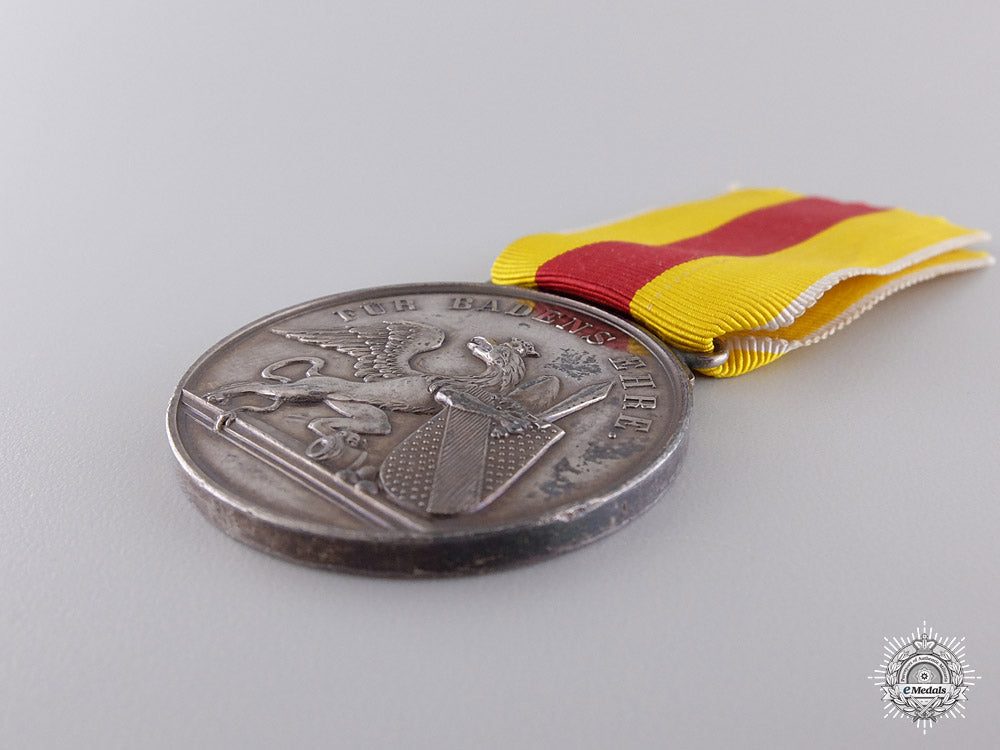 a_first_war_silver_karl_friedrich_military_merit_medal_for_bombing_london_s0082406_copy