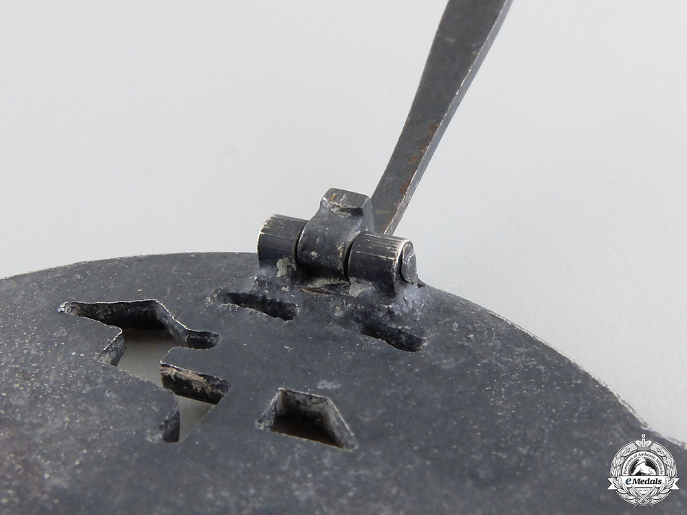 a_german_blockade_runner_badge_by_schwerin_s0239630_copy