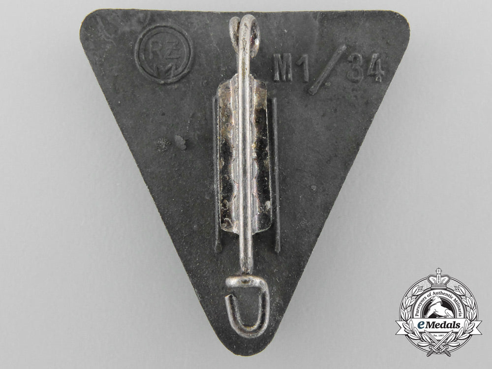 a_german_women's_league_staff_badge;_type_iii_s0248077_3_