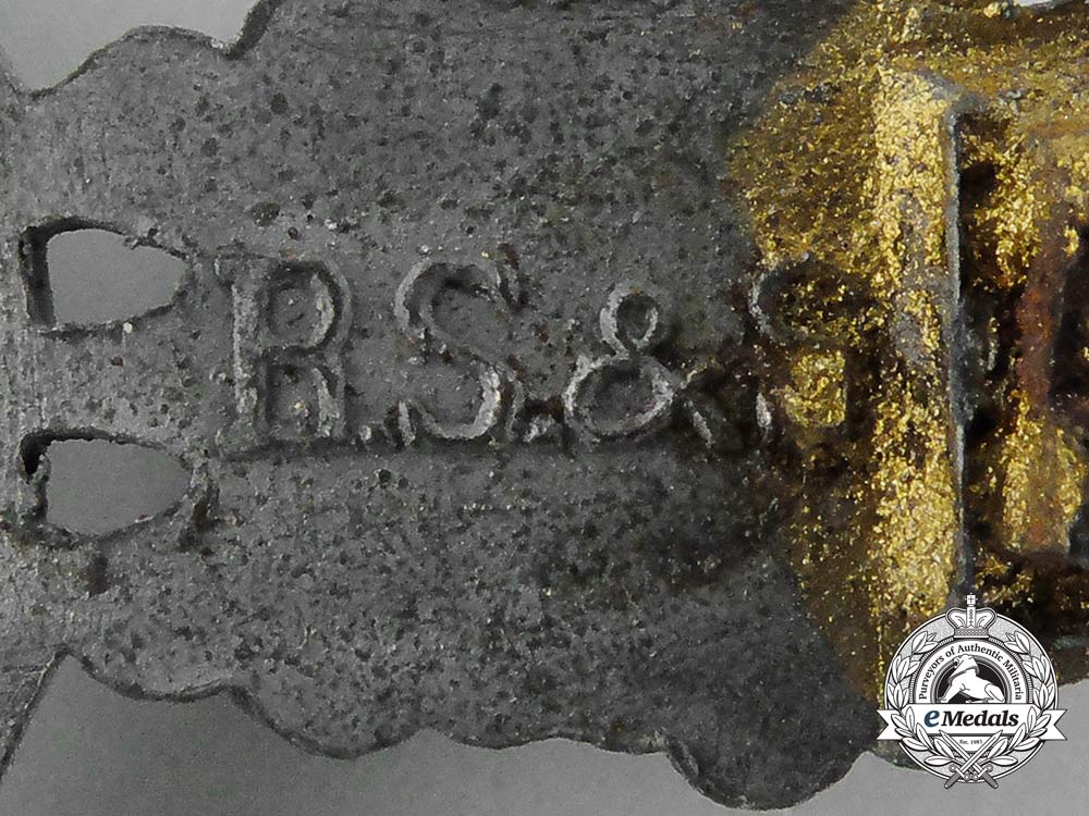 a_lot_of_two_two_luftwaffe_awards;_ground_assault_badge&_front_flying_clasp_s0323041