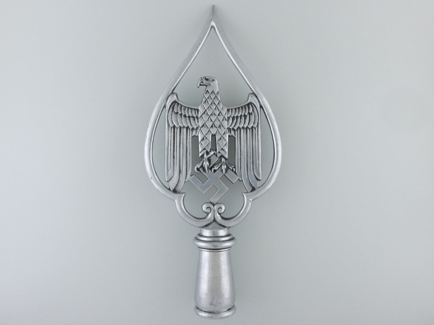 a_rare_army_standard_top_by_kraas_foundry,_berlin1942_s0411057_2