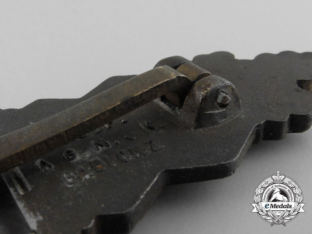 a_bronze_grade_close_combat_clasp_by_a.g.m.u.k.,_gablonz_s0553068_1