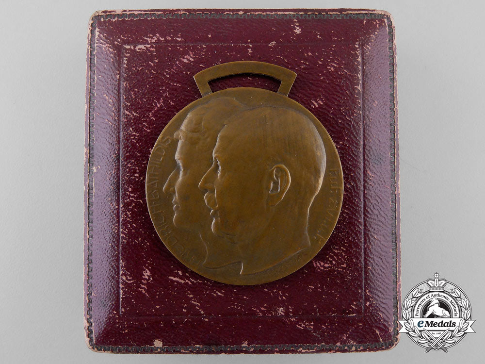 A Waldeck FriedrichBathildis Medal 1915 With Case eMedals