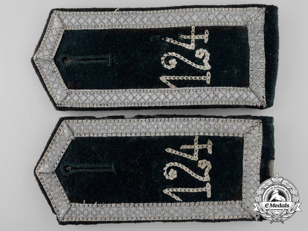 an_early_pair_of_german_army_infantry_shoulder_straps;_unteroffizier124_th_regiment_t_439