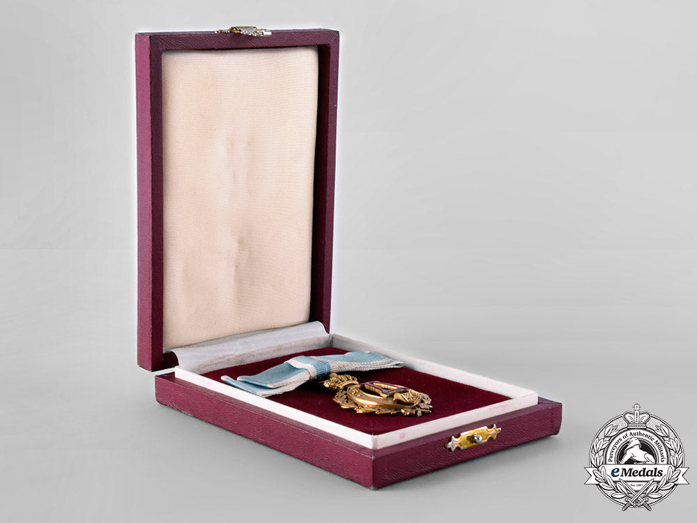 serbia,_kingdom._a_queen_draga_medal,_i_class_gold_grade_tray107_7_lo_132