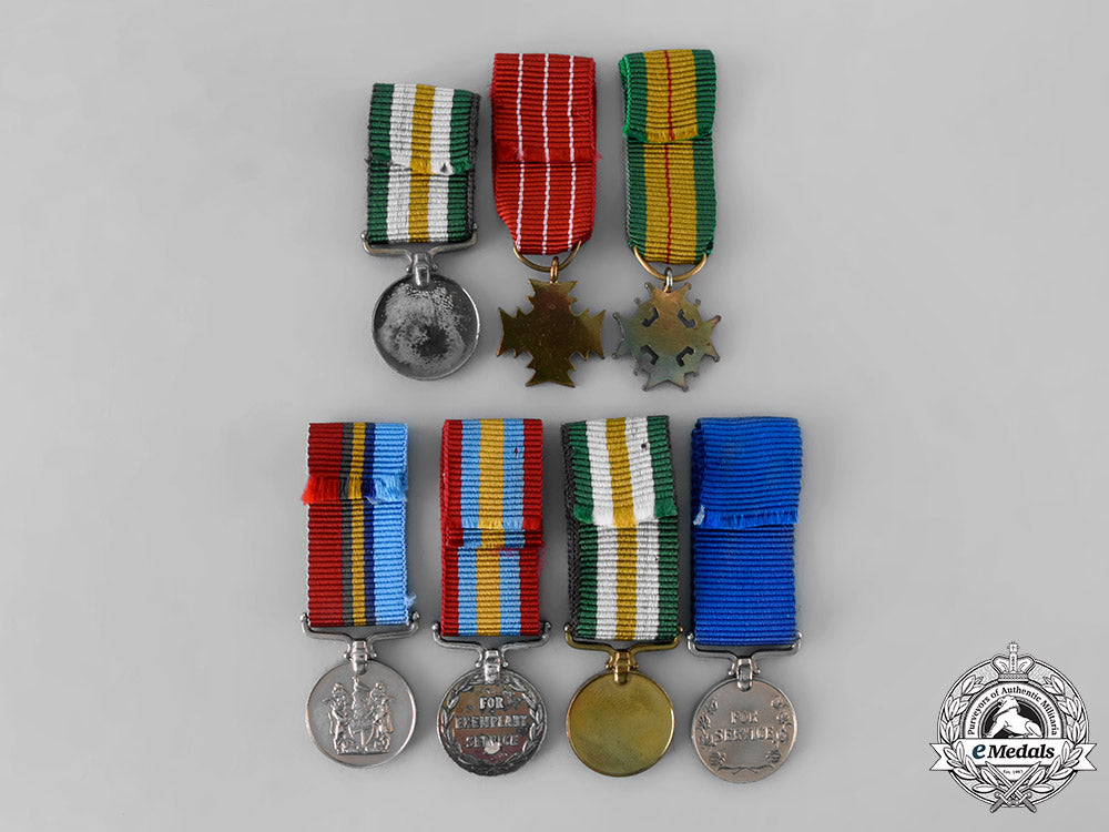 rhodesia,_constitutional_monachy._a_lot_of_seven_miniature_awards_tray20_lo_008