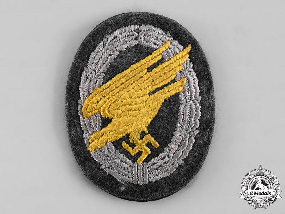 germany,_luftwaffe._a_fallschirmjäger_badge,_cloth_version_tray45_1_lo_057_1