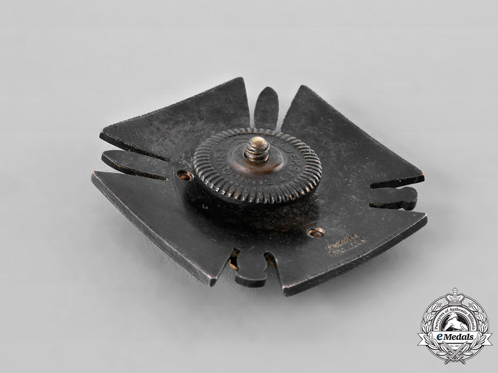 finland,_republic._a_finnish_army_officer’s_graduation_badge,_by_veljekset_sundqvist_tray502_lo_004