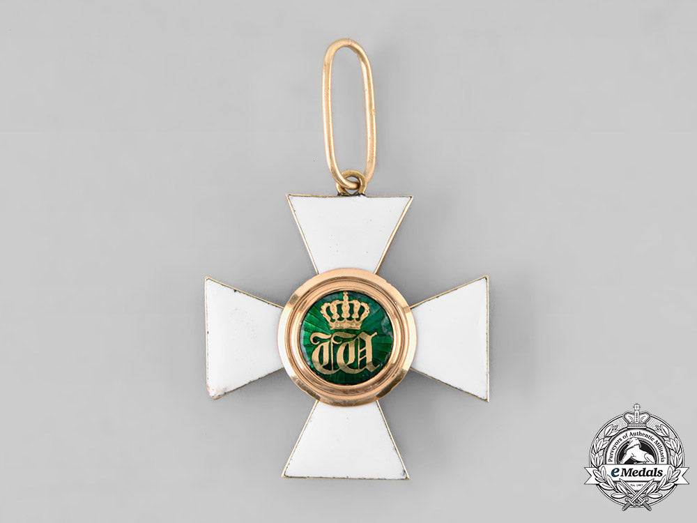 luxembourg,_grand_duchy._an_order_of_the_oak_crown_in_gold,_iii_class_commander,_c.1900_tray725_3_lo_012