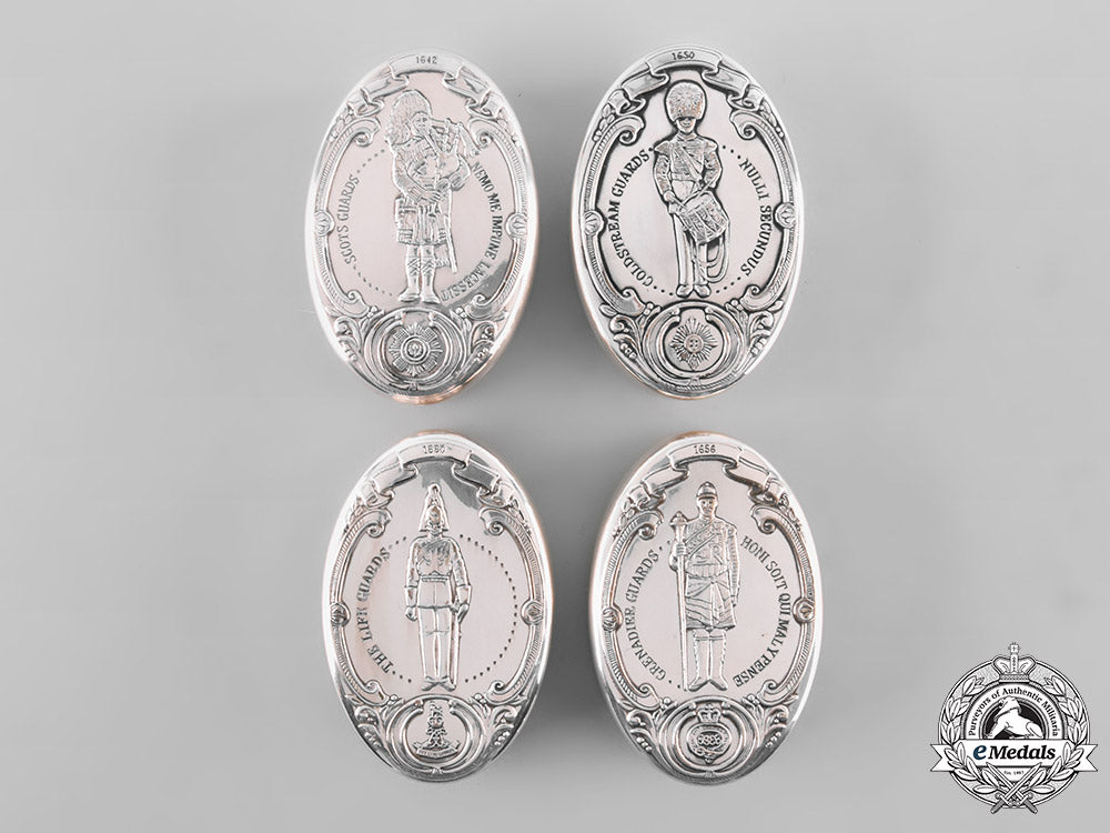 united_kingdom._a_lot_of_eight_silver_regimental_snuff_boxes_tst_956_lo_002