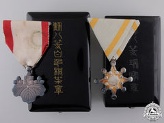 Two Japanese 8Th Class Orders With Cases