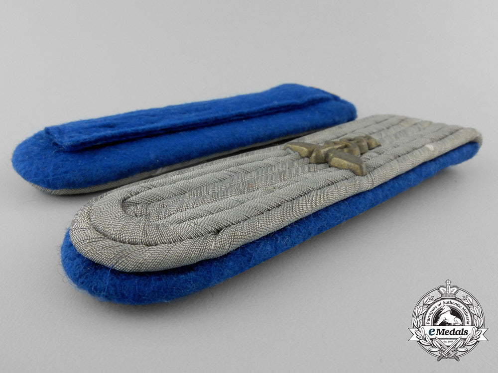 a_german_army_medical_administration_shoulder_boards_u_092