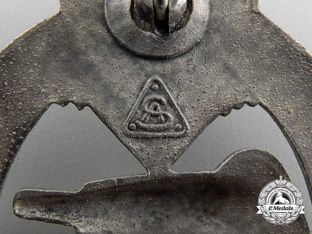 a_silver_grade_tank_badge_by_adolf_scholze_u_193