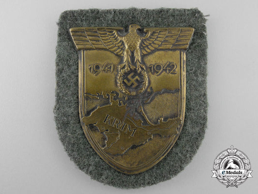 an_army_issue_krim_campaign_shield_v_194