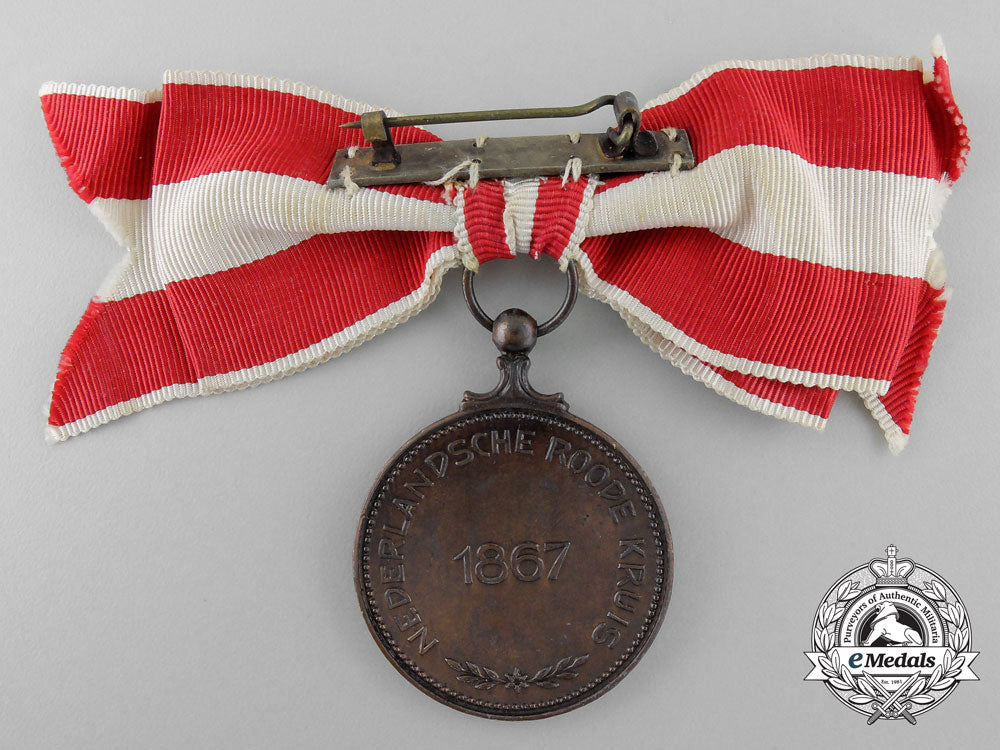 netherlands,_kingdom._a_red_cross_merit_medal,_ladies_version,_c.1950_v_484_1