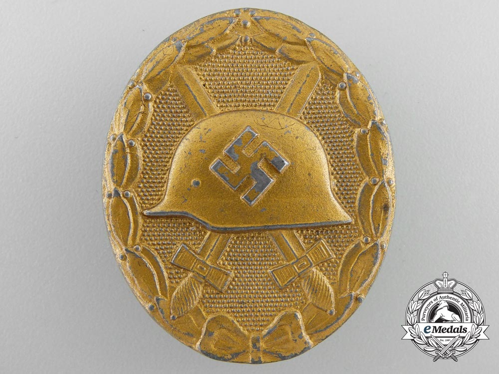 a_gold_grade_wound_badge_with_case_of_issue_w_647