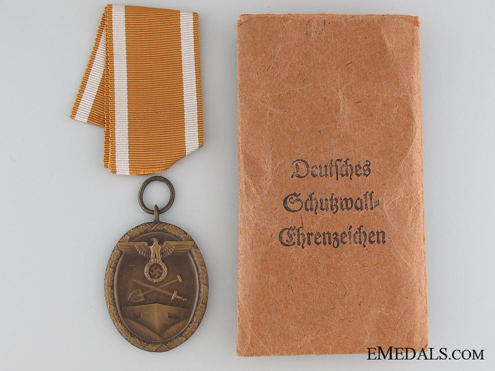 west_wall_medal_with_paper_pocket_of_issue_west_wall_medal__52e28c89a0ff4