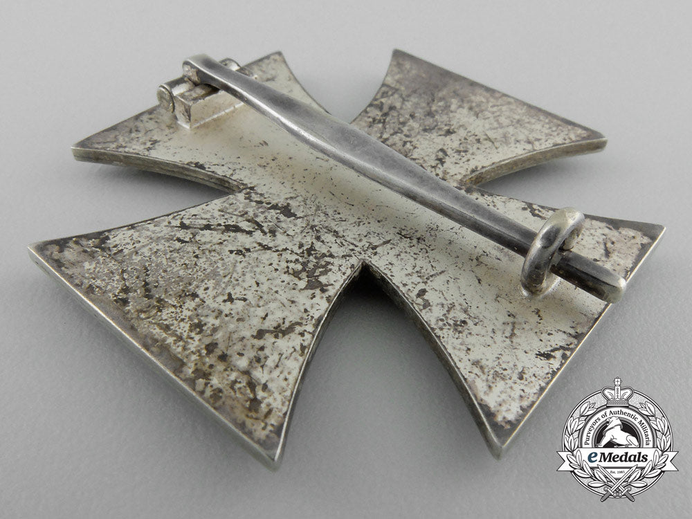 an1939_first_class_iron_cross;_marked26_with_case_x_530