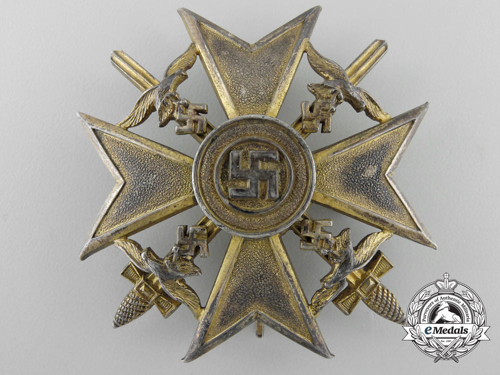 a_spanish_cross_with_swords,_gold_grade;_marked900_x_793