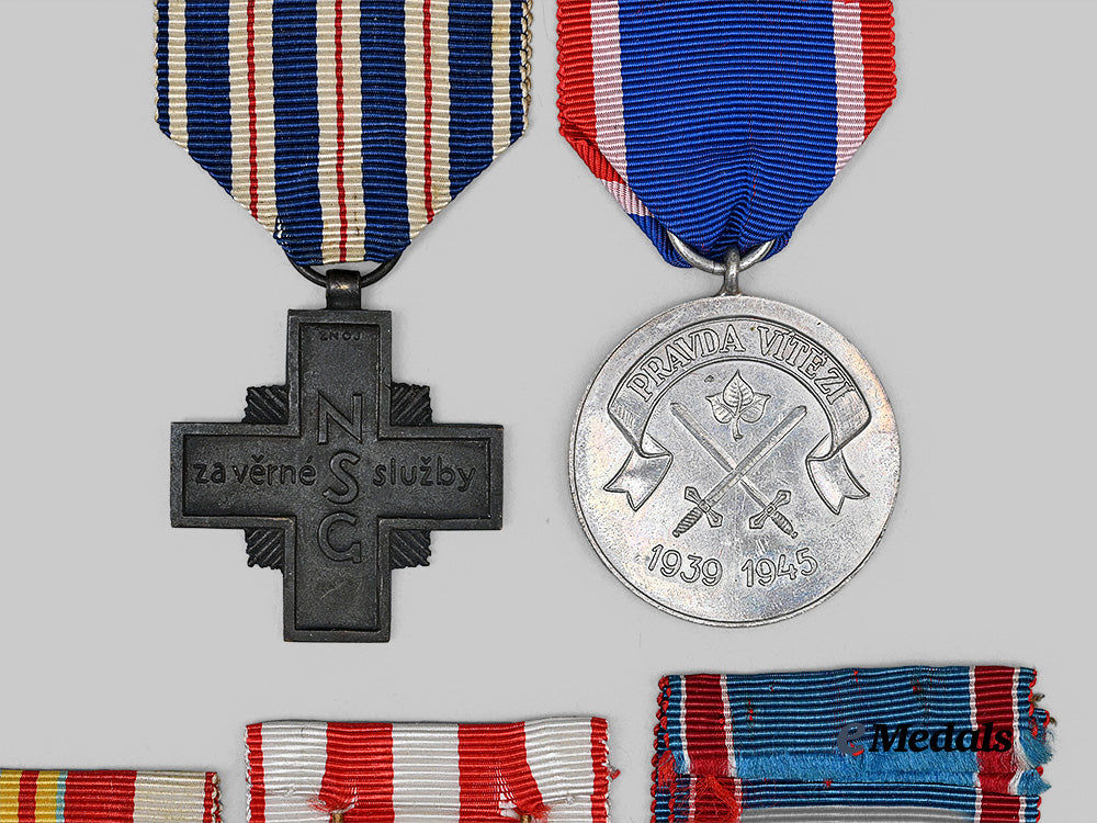 czechoslovakia,_i_republic._a_lot_of_five_decorations_e_medals__m0625-109_7