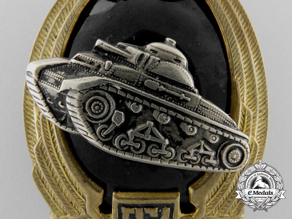 a_second_war_period_bulgarian_tank_badge_z_298