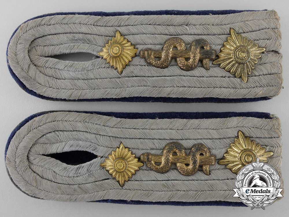 a_set_of_army_medical_officer_shoulder_boards_z_665