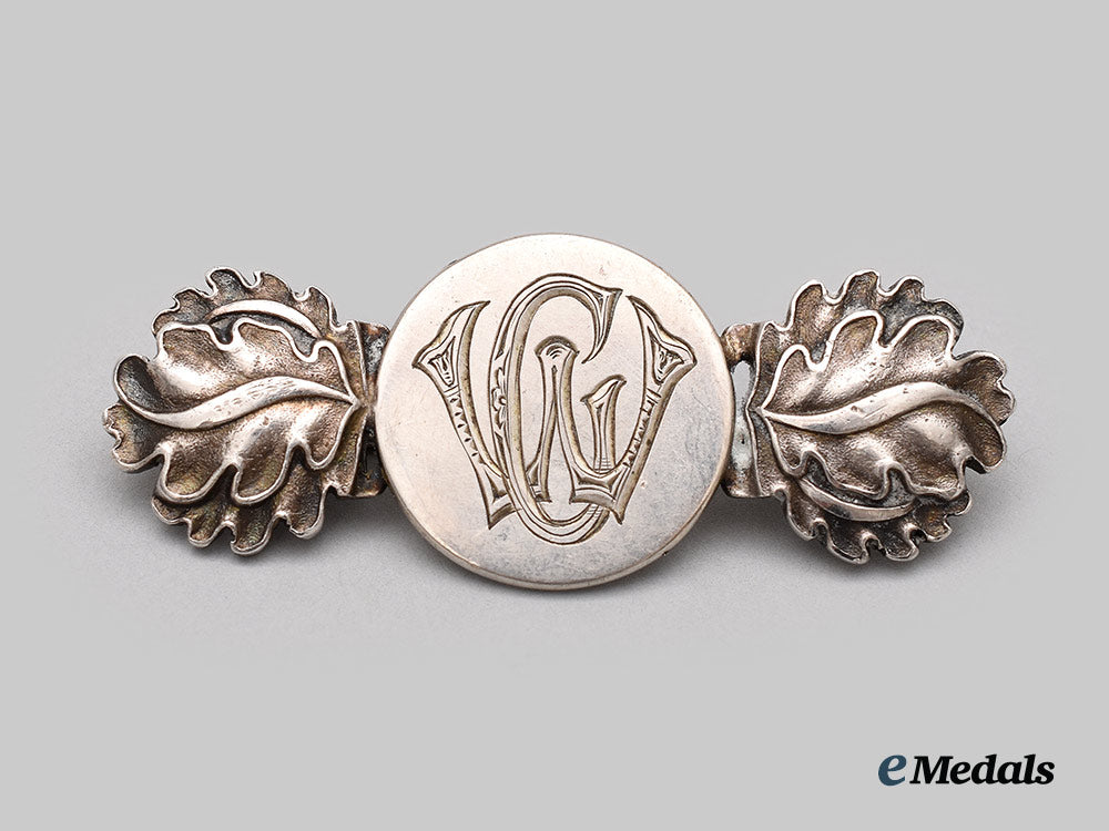 germany,_wehrmacht._an_oak_leaf_monogram_brooch_024_ai1_8577