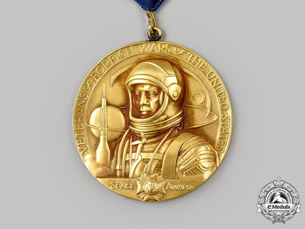 united_states._the_veteran_of_foreign_wars_national_space_award_to_e._white_usaf_025_m21_mnc9402_1_1