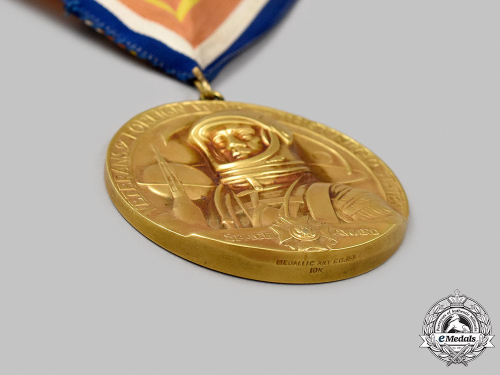 united_states._the_veteran_of_foreign_wars_national_space_award_to_e._white_usaf_027_m21_mnc9404_1_1