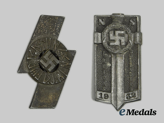 germany,_third_reich._a_pair_of_youth_badge_030_ai1_9558_1_1_1