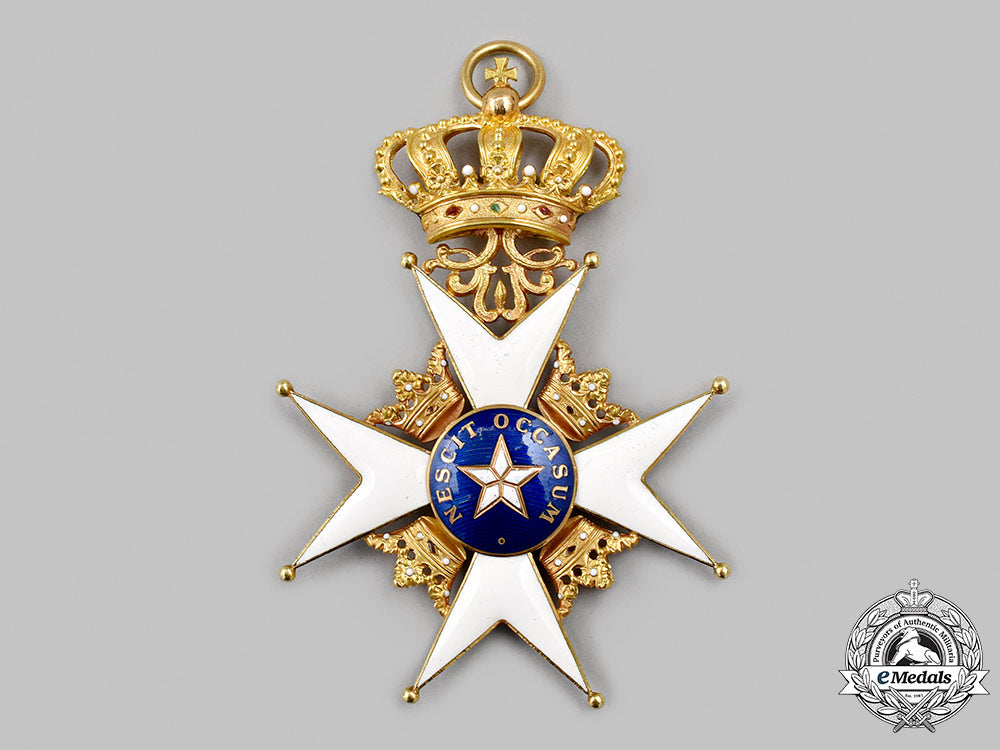 sweden,_kingdom._an_order_of_the_north_star,_grand_cross_set_in_gold,_c.1910_03_m21_mnc0736_1