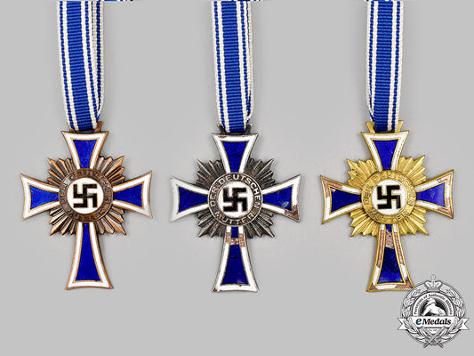 germany,_third_reich._a_lot_of_honour_crosses_of_the_german_mother,_all_grades_042_m21_mnc9206