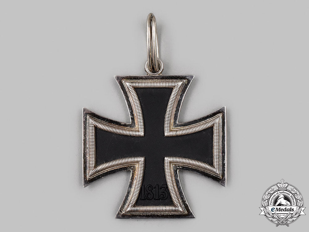 germany,_wehrmacht._a_knight’s_cross_of_the_iron_cross_with_presentation_case,_by_gebrüder_godet_042_m21_mnc9436