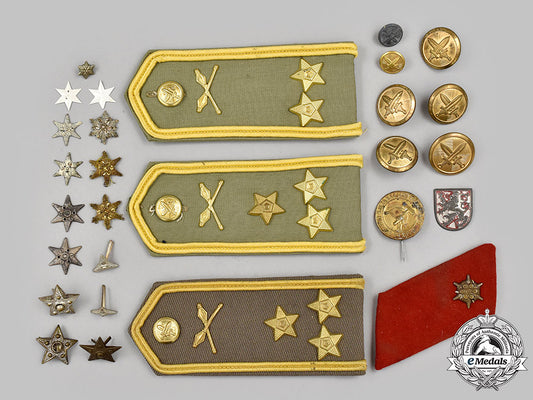 czechoslovakia,_socialist_republic._a_mixed_lot_of_uniform_accessories_and_insignia_043_m21_mnc8978_1_2