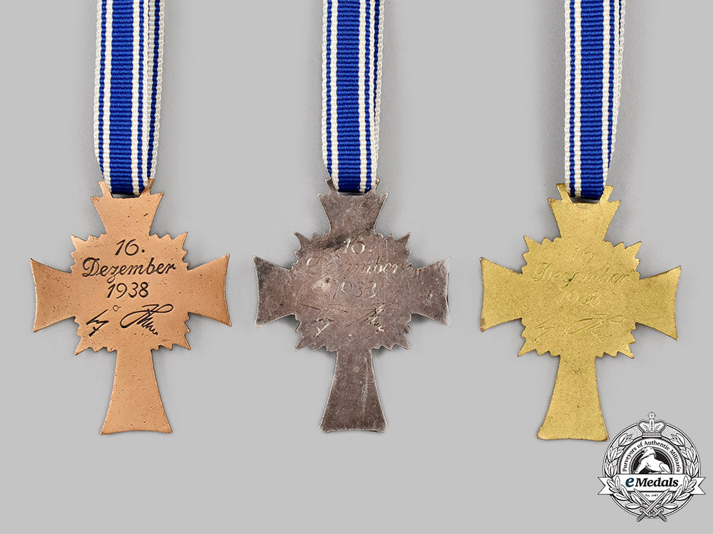 germany,_third_reich._a_lot_of_honour_crosses_of_the_german_mother,_all_grades_043_m21_mnc9207