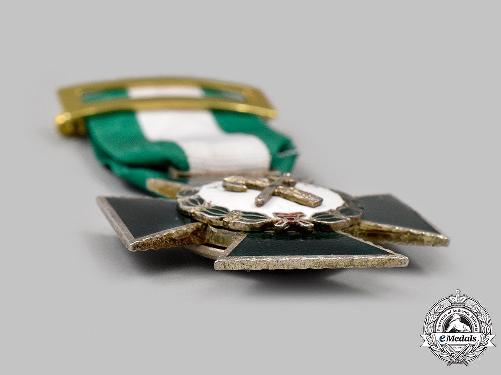 spain,_kingdom._an_order_of_merit_of_the_civil_guard,_cross_of_merit_with_white_distinction,_c.1976_043_m21_mnc9799_1