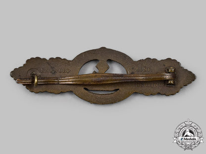 germany,_kriegsmarine._a_u-_boat_clasp,_second_pattern_bronze_grade,_by_schwerin_04_m21_mnc0643_1_1
