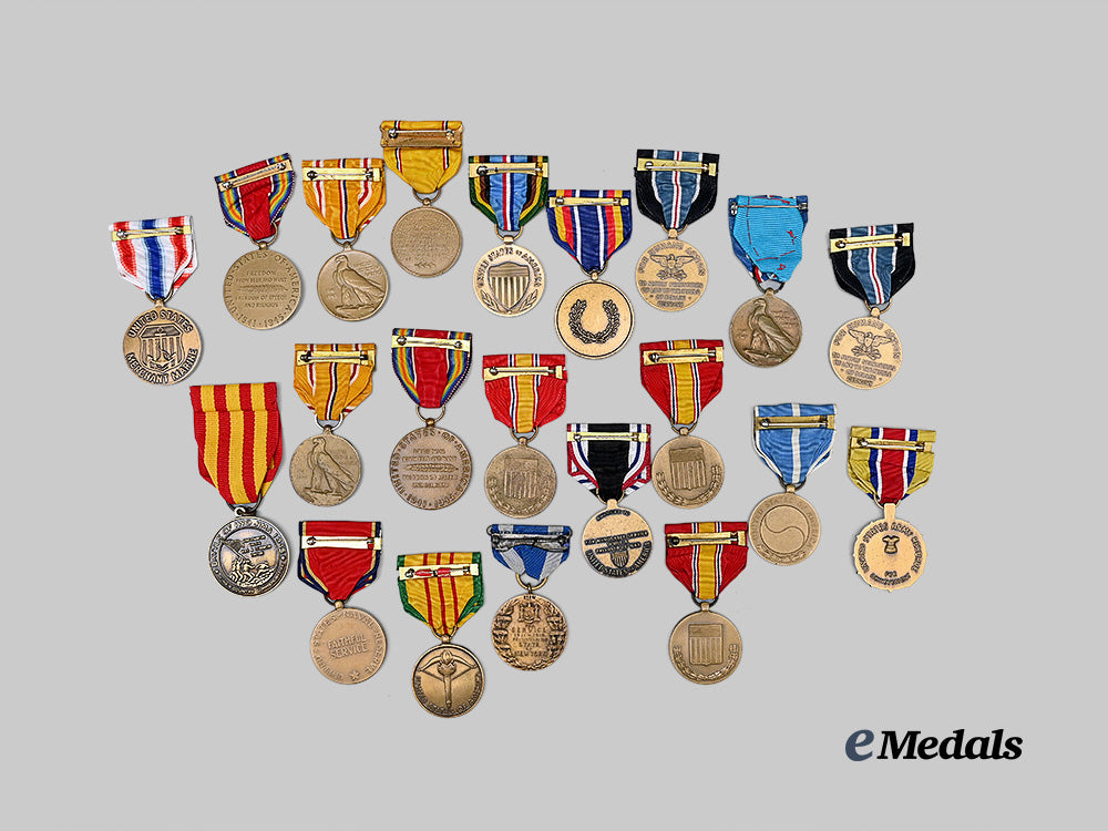 united_states._a_lot_of_service_medals&_decorations_e_medals__w8644_3