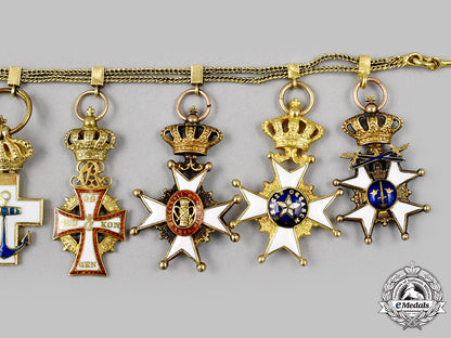international._a_miniature_chain_of_world_orders_in_gold,_c.1930_057_m21_mnc9463_1
