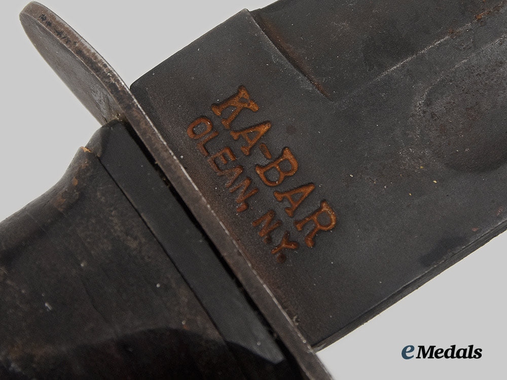 united_states._a_marine_corps_fighting_knife_with_sheath,_by_ka-_bar_knives_058ai1_8501