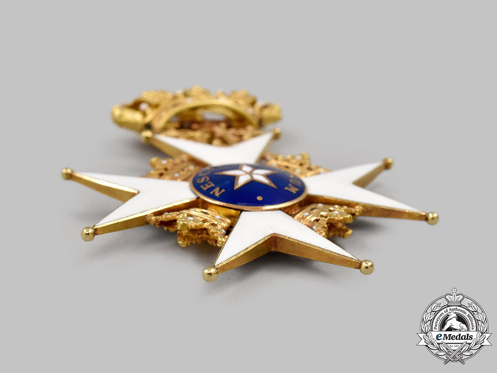 sweden,_kingdom._an_order_of_the_north_star,_grand_cross_set_in_gold,_c.1910_05_m21_mnc0738_1