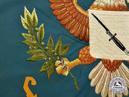 united_states._a5_th_special_forces_group_flag_sent_to_vietnam_and_later_given_to‘_colonel’_martha_raye_in1971_05_m21_mnc1430