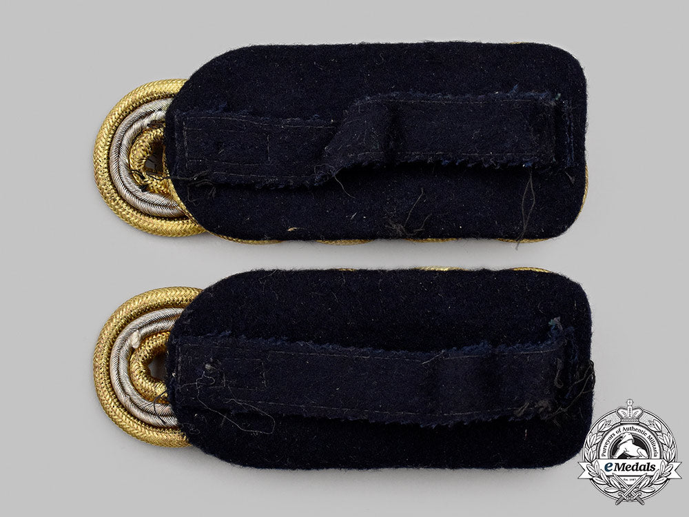 germany,_kriegsmarine._a_set_of_vizeadmiral_shoulder_boards_05_m21_mnc4284